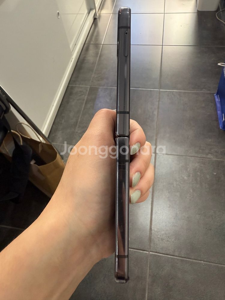 액정센터수리)갤럭시Z플립4 256GB--6