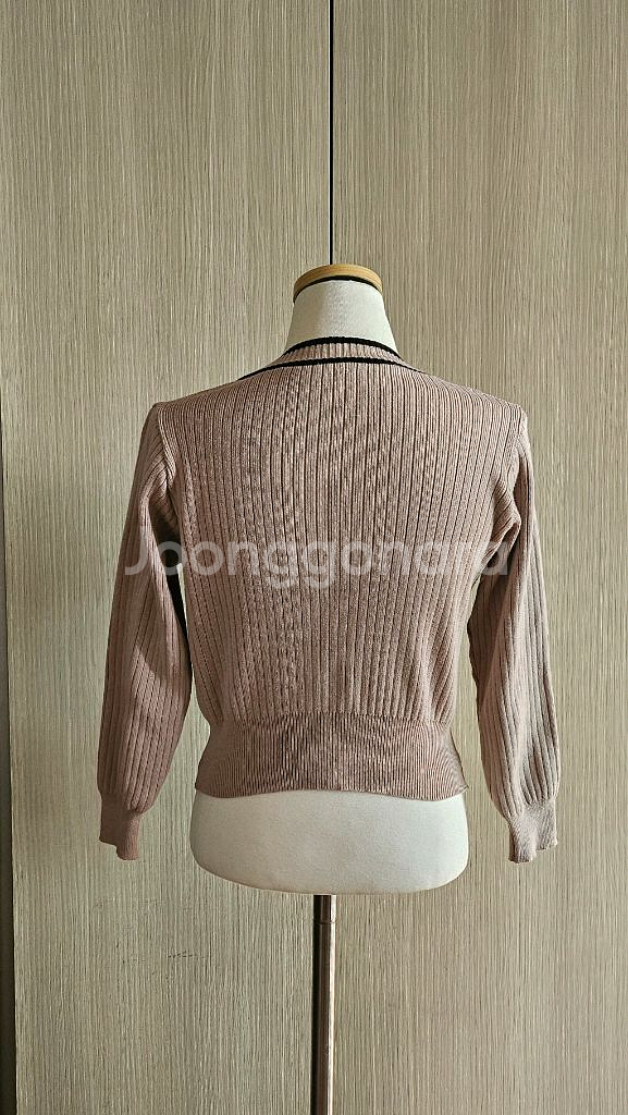 (미착용새상품)인디핑크 베이지 S 크롭V넥 골지가디건티--5