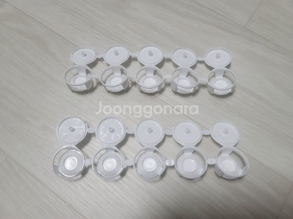 바퀴벌레 먹이캡 먹이통 팝니다--0