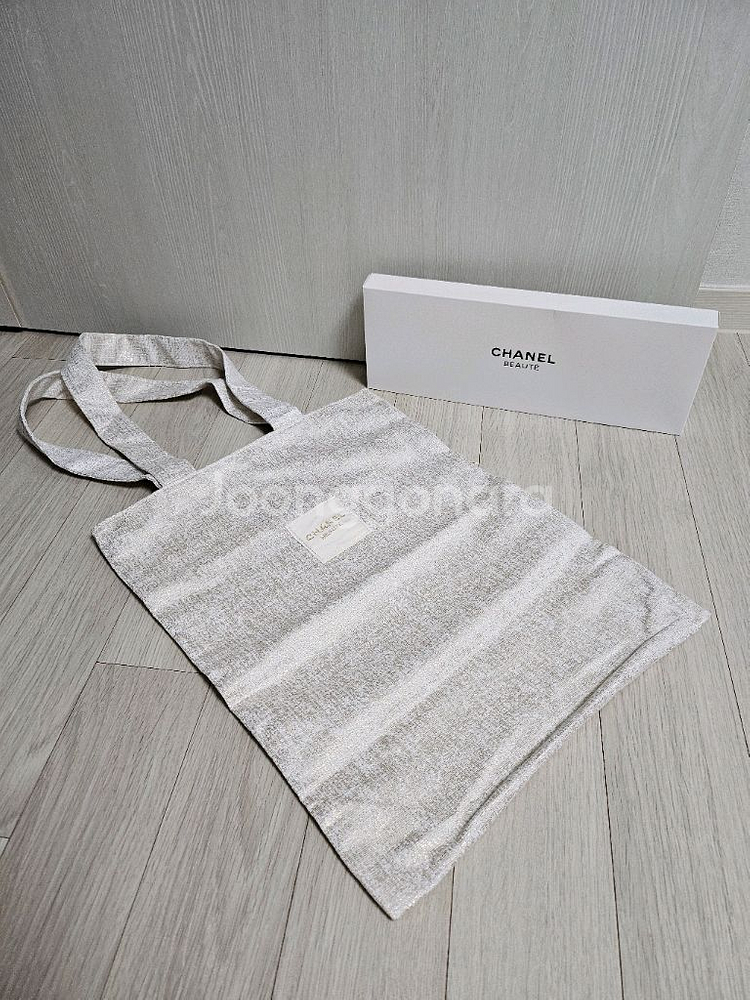 정품) 샤넬 홀리데이 에코백 (코스메틱)--0