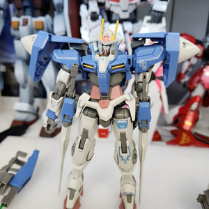 1/100 무등급 더블오라이저 디자이너스 컬러 건담