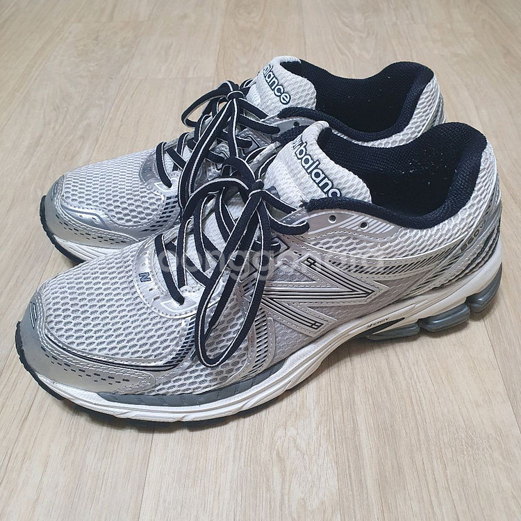 275 뉴발란스 860v2 옵틱 화이트--0