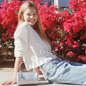 썸웨어버터 Loli Tote Bag - Silver