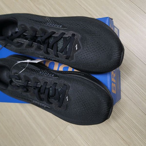 브룩스 러닝화 고스트17 남성 285 와이드