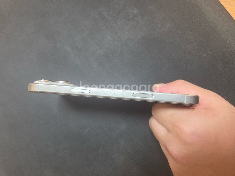 아이폰 16 프로 맥스 256GB 화이트 색상--6