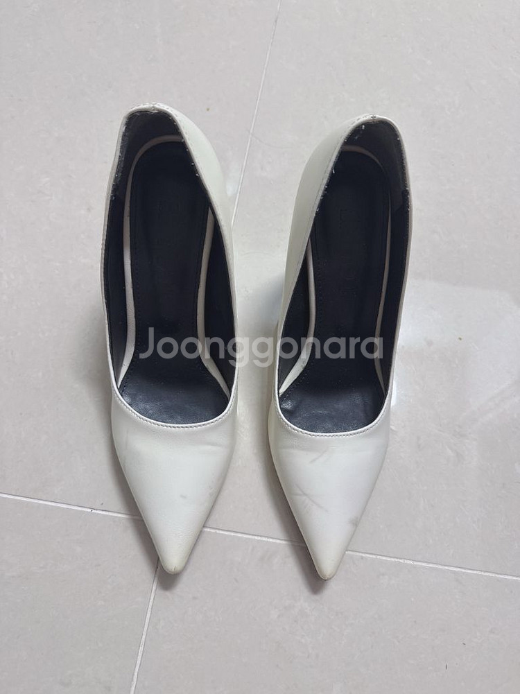 화이트 펌프스245--0