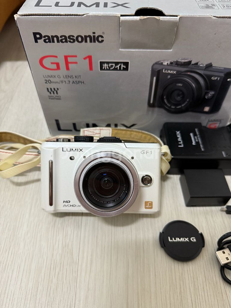 루믹스GF1화이트+12-32줌렌즈판매(일괄판매)--0