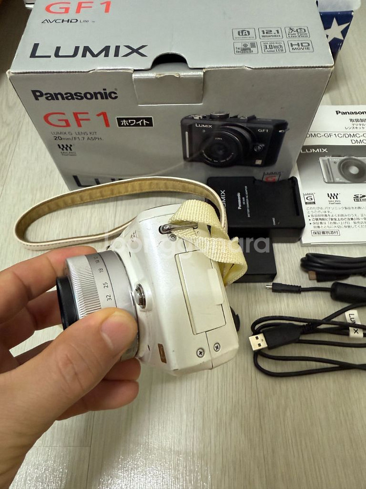 루믹스GF1화이트+12-32줌렌즈판매(일괄판매)--2