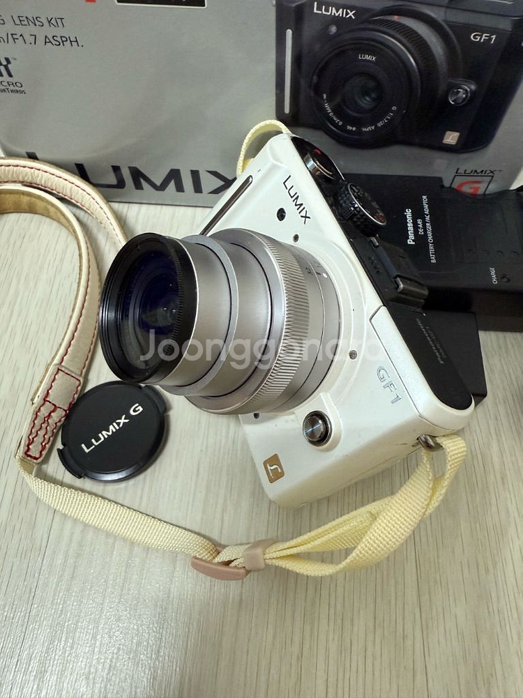 루믹스GF1화이트+12-32줌렌즈판매(일괄판매)--5