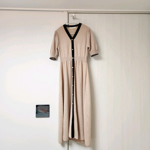 지컷(g-cut) 린넨혼방 니트 원피스