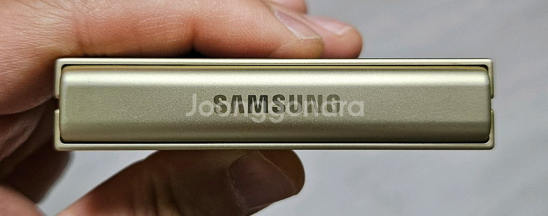 갤럭시 Z플립6 옐로우 256GB A급 싸게 팝니다.--3