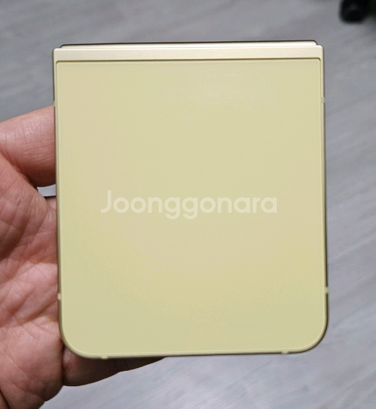 갤럭시 Z플립6 옐로우 256GB A급 싸게 팝니다.--2