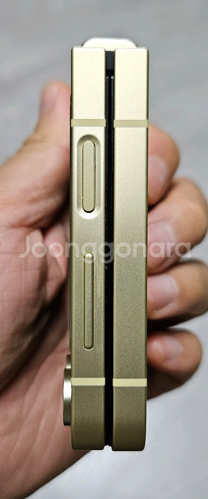 갤럭시 Z플립6 옐로우 256GB A급 싸게 팝니다.--5