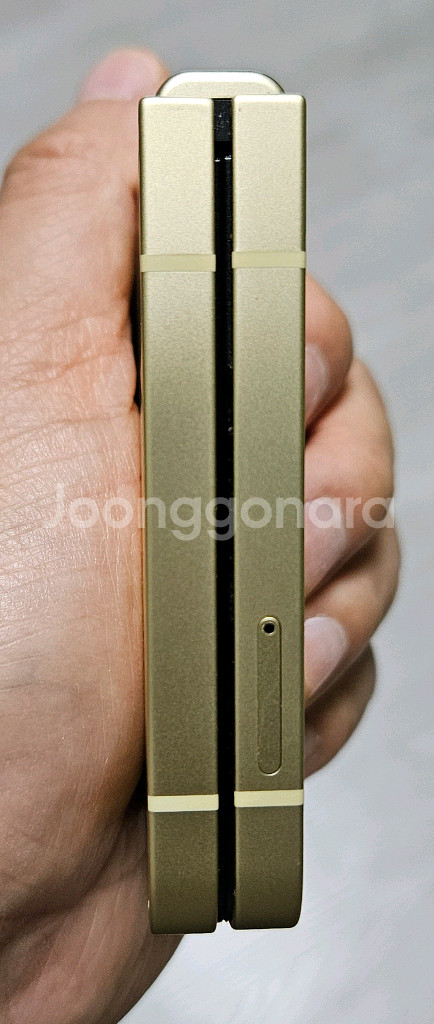 갤럭시 Z플립6 옐로우 256GB A급 싸게 팝니다.--6