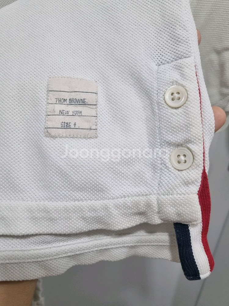 [정품] 톰브라운 백삼선 화이트 반팔 티셔츠 4사이즈--3