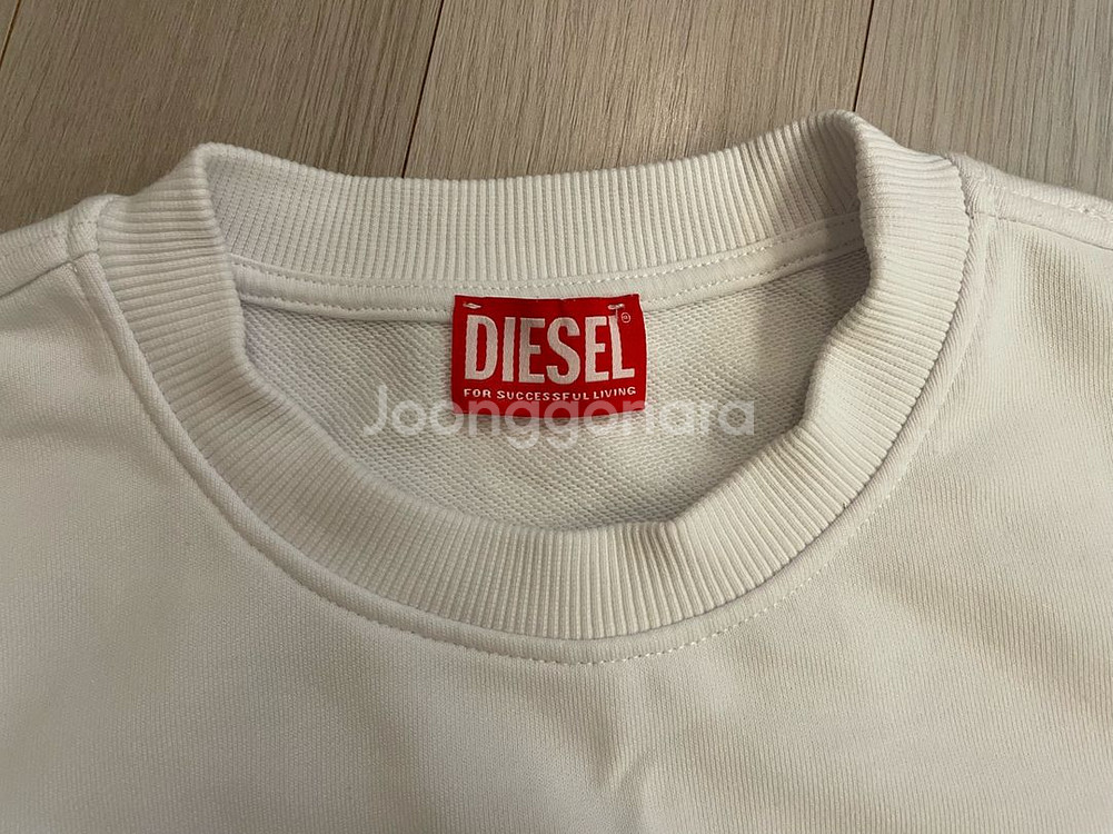 Diesel 디젤 피카부 컷아웃 화이트 맨투맨 XS--2