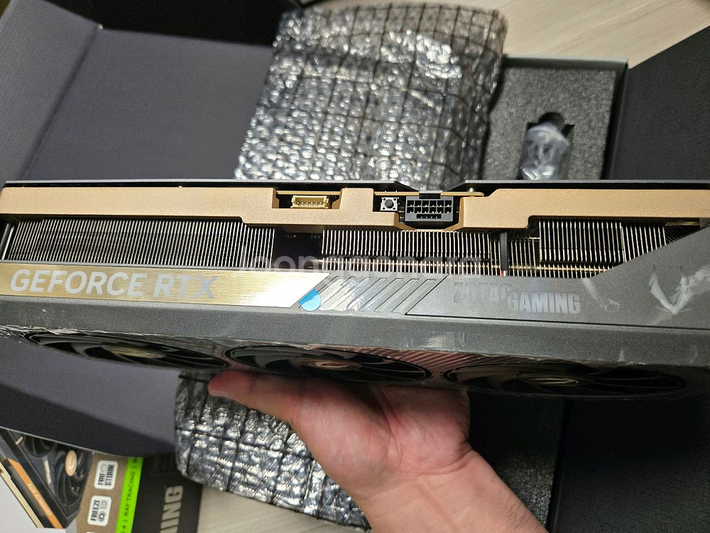 조텍 5070ti 솔리드 oc 판매합니다.--3