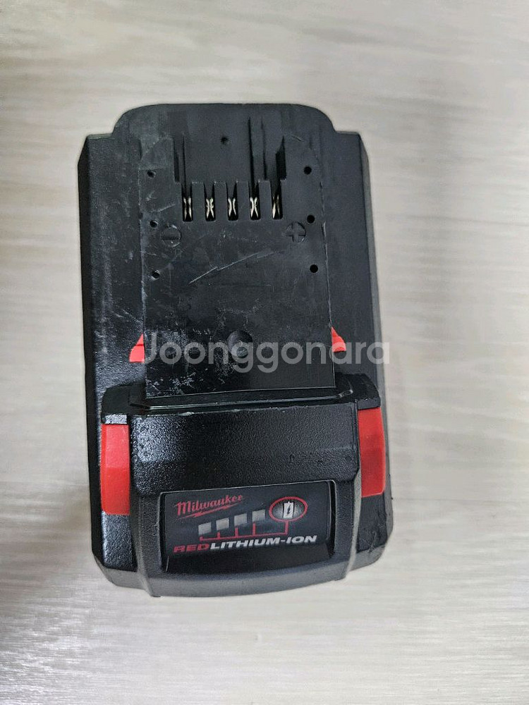 밀워키m18 8ah 정품 고방전 전동배터리--1