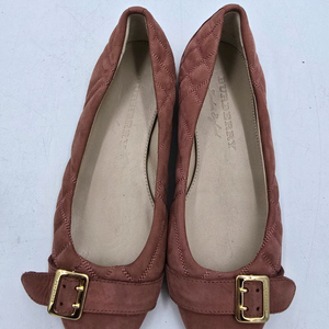 버버리 퀼팅 스웨이드 플랫슈즈 35 (225mm)