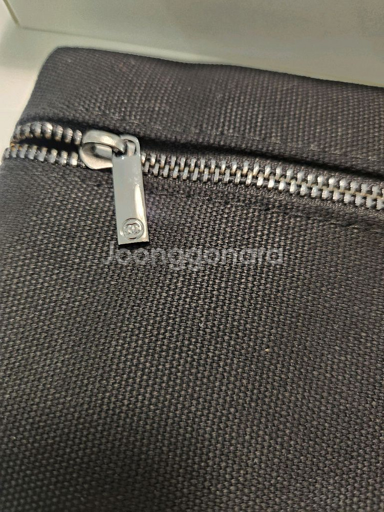 샤넬 뷰티 파우치--1