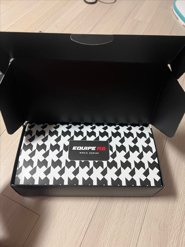 카스크 프론톤 지로 신더 아소스 빕숏 판매합니디 이미지