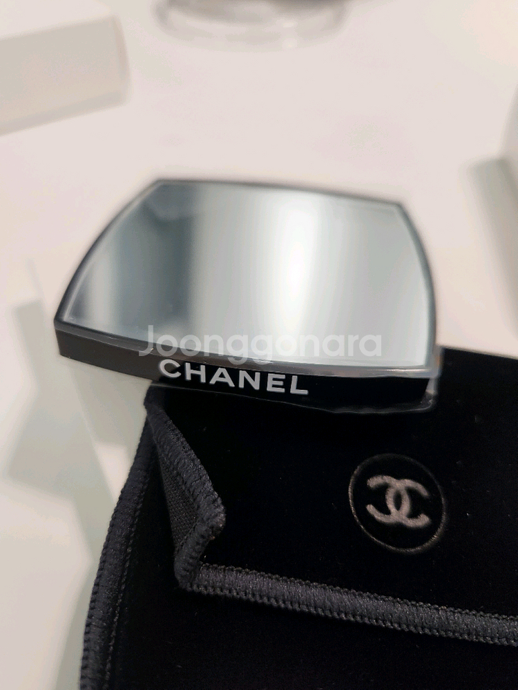 샤넬 양면 손거울--1