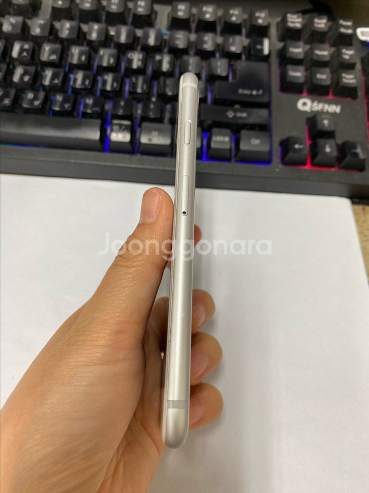 아이폰8 실버 외관깔끔 64GB 인스타 감성폰--5