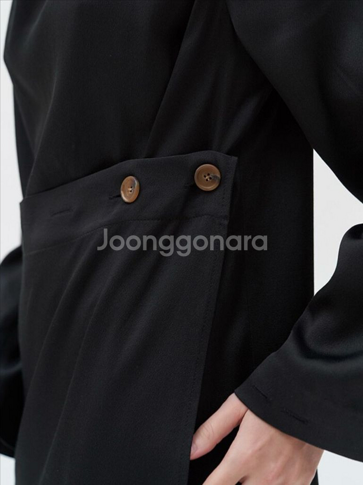 모한 버튼 드레이프 원피스 블랙 롱원피스--4