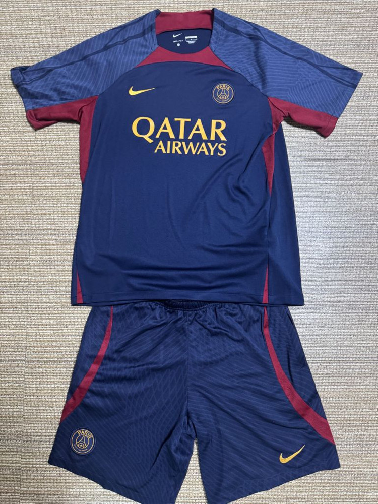 psg 23-24 트레이닝 탑 세트 이미지