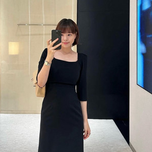피엠와이 블랙 라인 드레스