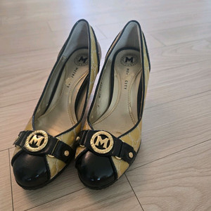 메트로시티 여성 펌프스 235