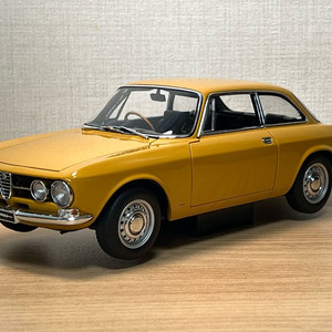 1/18 오토아트 알파로메오 1750 GTV 다이캐스트