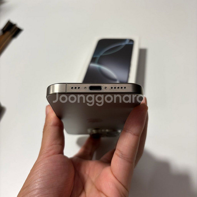 미국판 무음) 아이폰15프로 128GB 내추럴 풀박--3