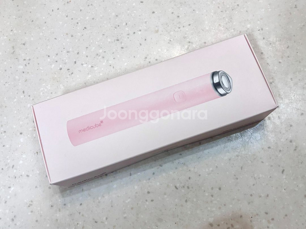 메디큐브 에이지알 부스터프로 미니 플러스--1