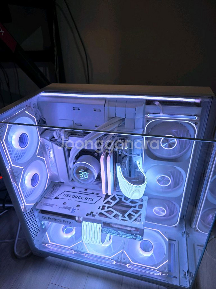 라이젠7 9800X3D RTX5070TI 리안리PC--1