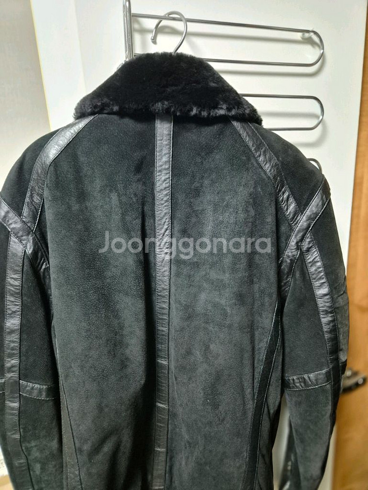자라 블랙택 남성 무스탕 가죽 자켓--1