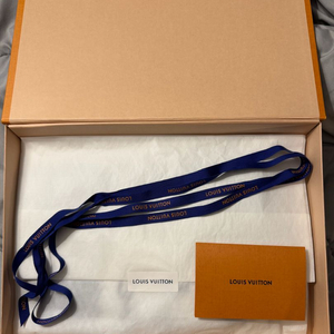 루이비통 화이트스프레이 체인 프린트 티셔츠(M)