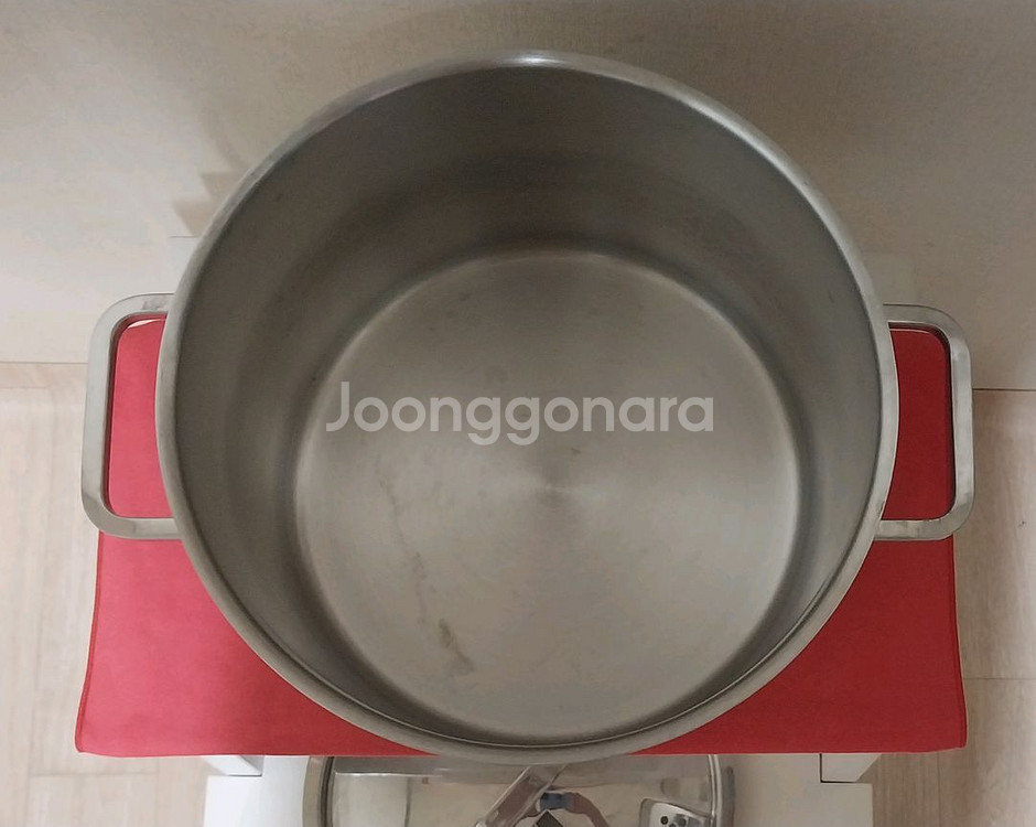 (중고)실리트 곰솥냄비 팝니다(24cm/18cm)--3
