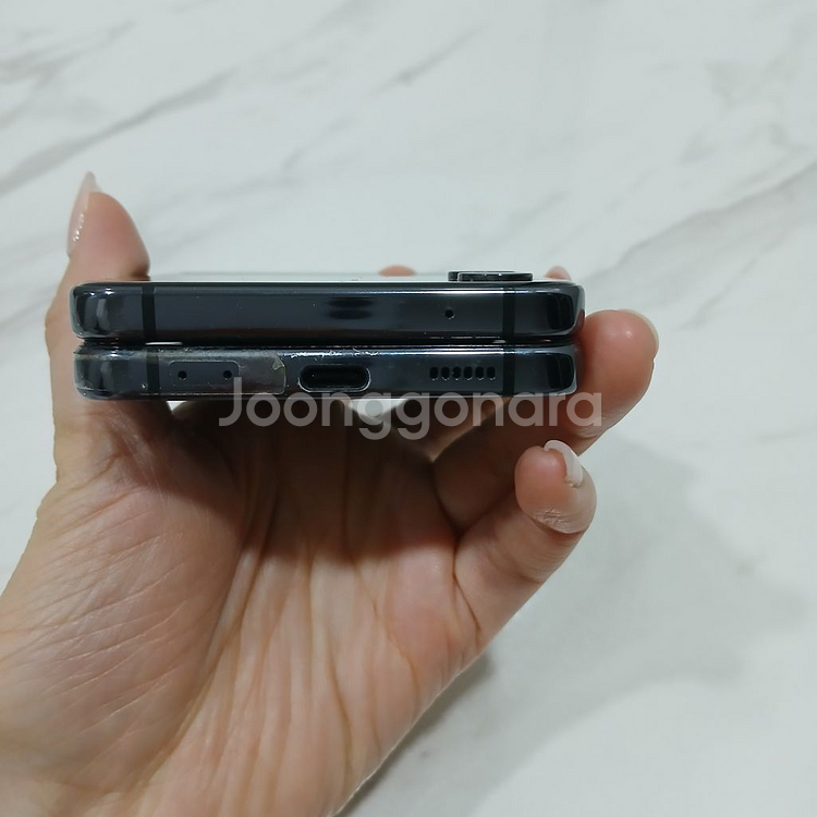 (상태SS급)갤럭시Z플립4 256기가 블랙 공기계퀵가능--4