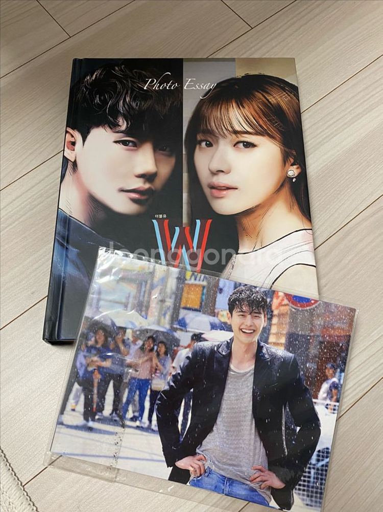 드라마 w더블유 포토에세이 (이종석, 한효주) 엽서포함--0