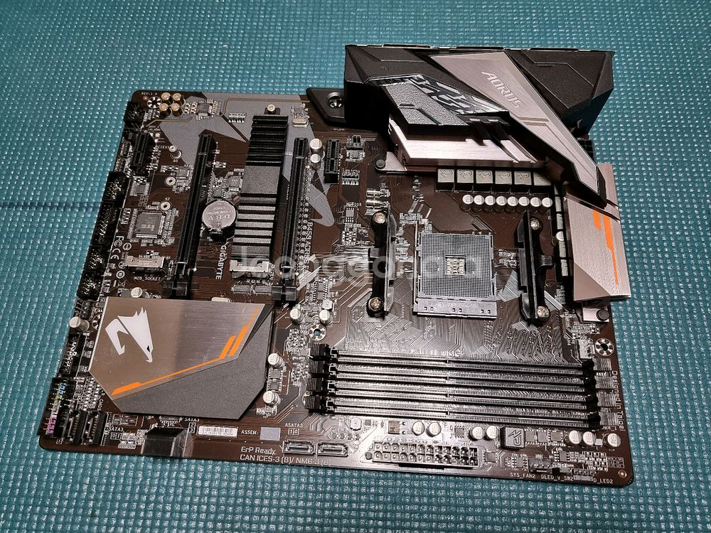 GIGABYTE B450 AORUS--0