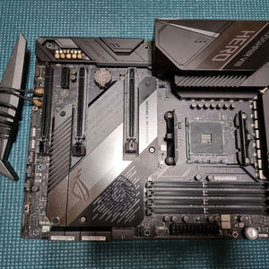 ASUS ROG CROSSHAIR VIII HERO