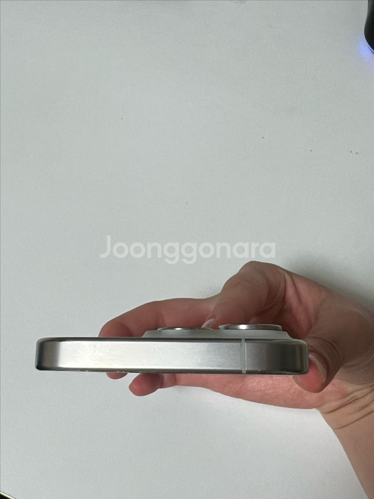 [액정 파손] 아이폰 15 프로 화이트 128GB--6
