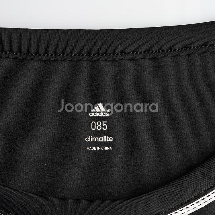 [XS]아디다스 블랙 중앙 삼선 로고 기능성 티셔츠--4