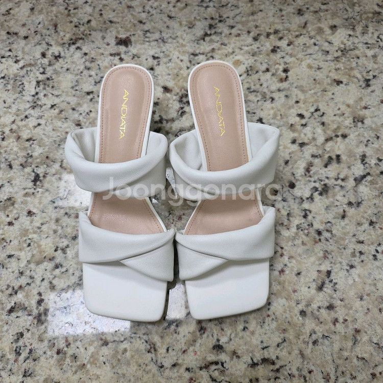 ANDIATA 브랜드의 힐 샌들 255--0