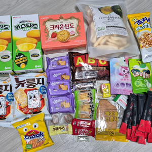 간식거리 (과자 / 초코 / 커피믹스 등)