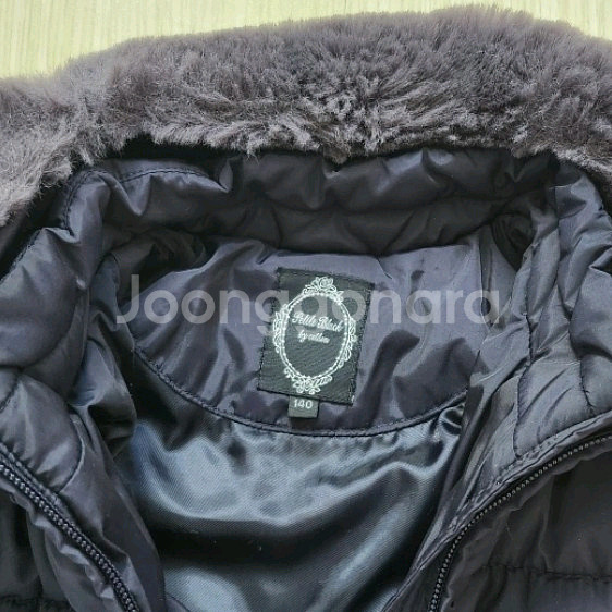 Petite Black 130-140 여아패딩--1