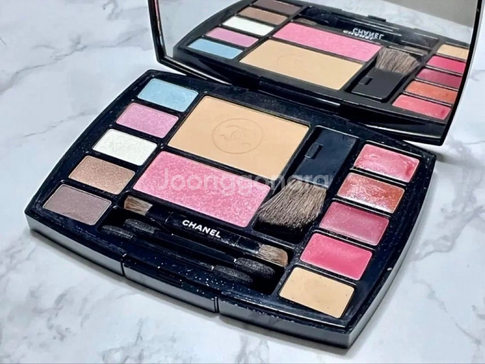 샤넬 섀도우 립 치크 팔레트 CHANEL TRAVEL--3