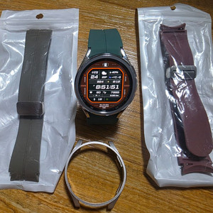 갤럭시워치6 클래식 43mm 팔아요.