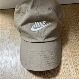 나이키 헤리티지86 퓨추라 볼캡 모자 베이지